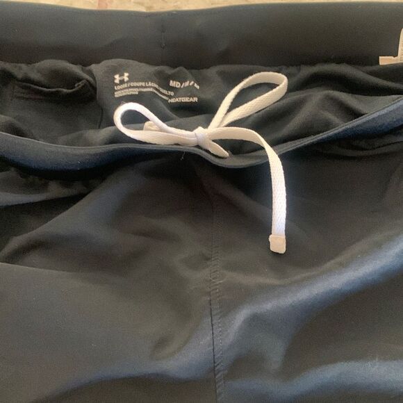 Under Armor Running Shorts - Picture 4 of 4